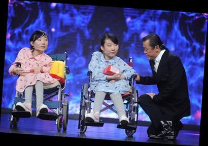 青岛渐冻姐妹登梦想秀舞台获工作 写百篇小说 青岛渐冻姐妹登梦想秀舞台获工作 写百篇小说