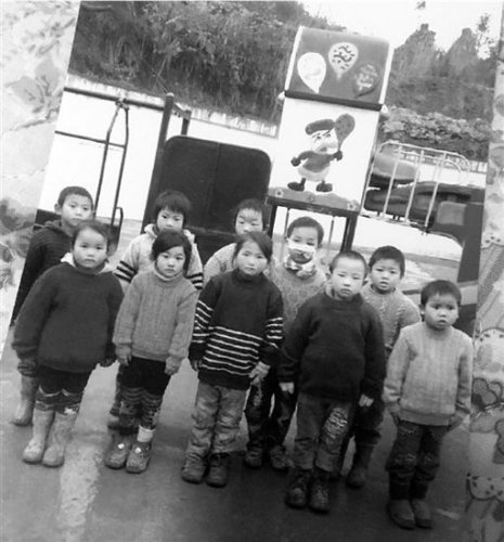 91岁老太织19件手工毛衣 欲送贫困地区儿童2 91岁老太织19件手工毛衣 欲送贫困地区儿童2