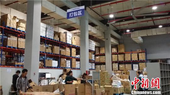 中国外贸出口先导指数环比下滑出口压力仍较大