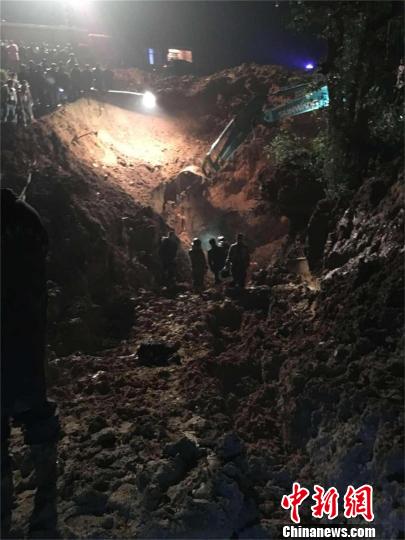 湖北阳新一在挖水井塌方 一人被埋遇难 湖北阳新一在挖水井塌方 一人被埋遇难