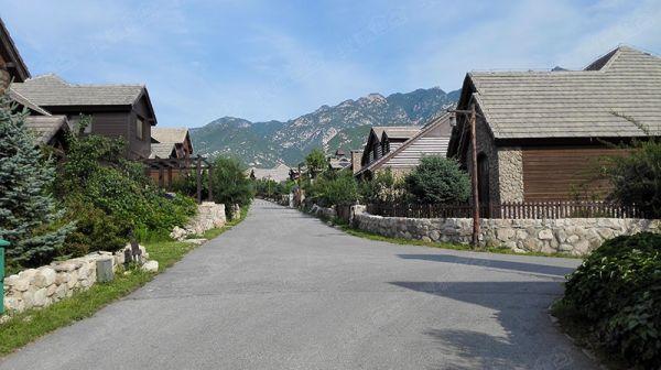 北京郊区一小区模仿美国小镇 被批不爱国 北京郊区一小区模仿美国小镇 被批不爱国