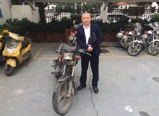 男子23年前花一座楼的钱买摩托 被盗12年后寻回 男子23年前花一座楼的钱买摩托 被盗12年后寻回