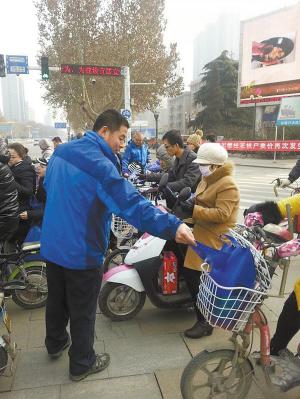 河北邯郸水上救援队声讨“挟尸要价”行为 河北邯郸水上救援队声讨“挟尸要价”行为