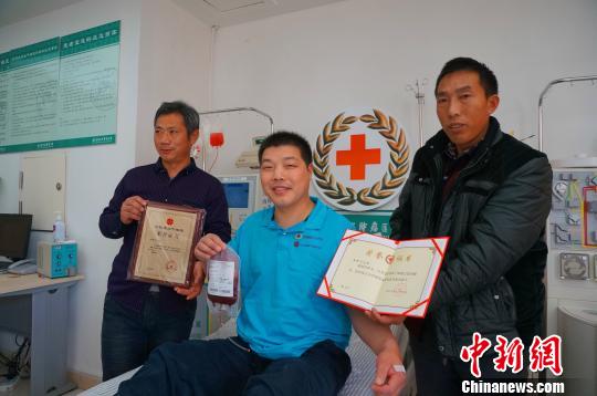 河南农民捐献造血干细胞救治22岁大学生 河南农民捐献造血干细胞救治22岁大学生