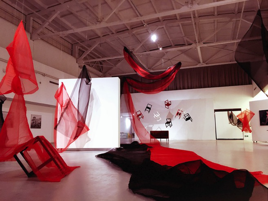 图为艺术家姜艾&刘巧合作作品《浮生若梦》