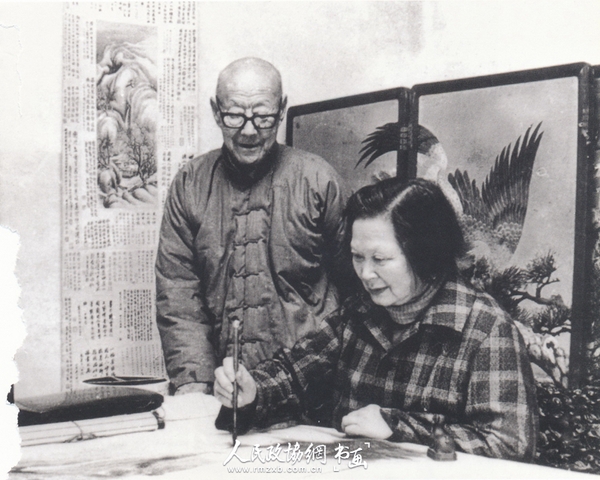 一九七八年，潘素、张伯驹夫妇共同挥毫写丹青。_副本