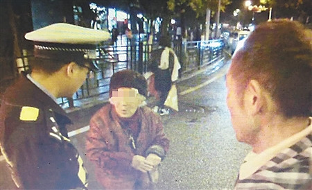 家里呆不下 86岁老太4年走失1000多次1 家里呆不下 86岁老太4年走失1000多次1