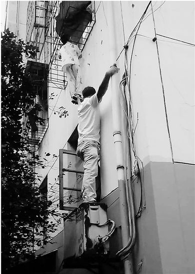 站空调外机托举遇险男童 “托举哥”入选好人榜 站空调外机托举遇险男童 “托举哥”入选好人榜