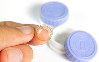 戴隐形眼镜失明4 戴隐形眼镜失明4