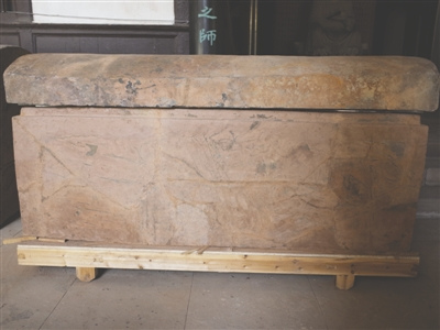 修复完成的陶棺 点击进入下一页