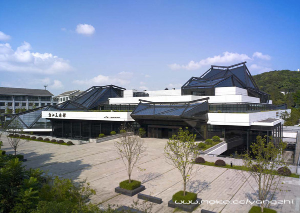 img1_src_3024390 img1_src_3024390