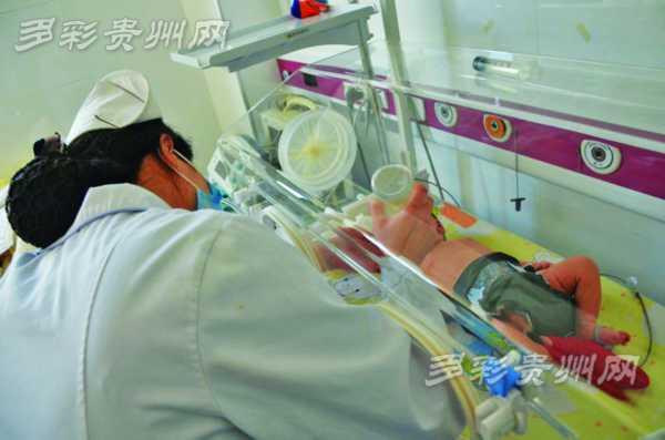 家长给婴儿被子捂太严 缺氧险些丧命 家长给婴儿被子捂太严 缺氧险些丧命