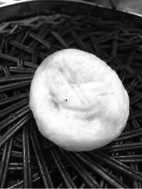 学生食堂吃出虫 校长:偶尔出现是可能的 学生食堂吃出虫 校长:偶尔出现是可能的