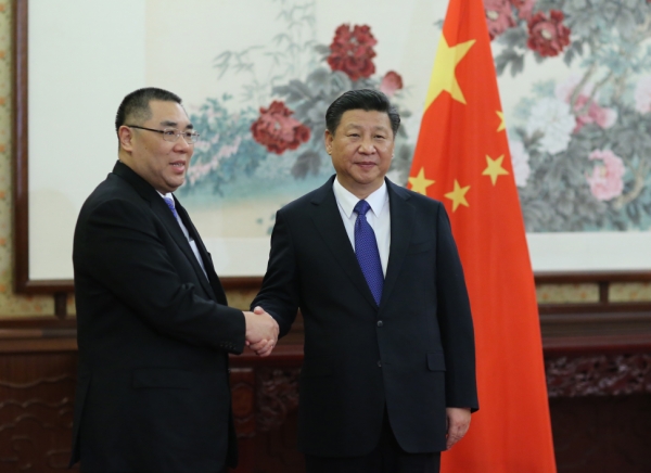 习近平会见来京述职的澳门特别行政区行政长官崔世安 习近平会见来京述职的澳门特别行政区行政长官崔世安