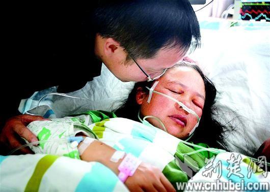 女教师挺身救学生 自己倒在车轮下 女教师挺身救学生 自己倒在车轮下