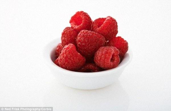 圣诞节要健康饮酒:不同酒色喝法不同