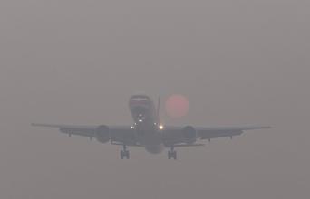 郑州雾霾严重 飞机在其上空绕行2小时返航1 郑州雾霾严重 飞机在其上空绕行2小时返航1