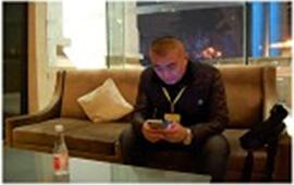 青岛男子为开豪车辞职干代驾 月收入上万元 青岛男子为开豪车辞职干代驾 月收入上万元