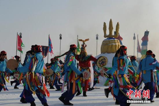 吉林查干湖冬捕大幕开启 “头鱼”拍出78万元天价 吉林查干湖冬捕大幕开启 “头鱼”拍出78万元天价