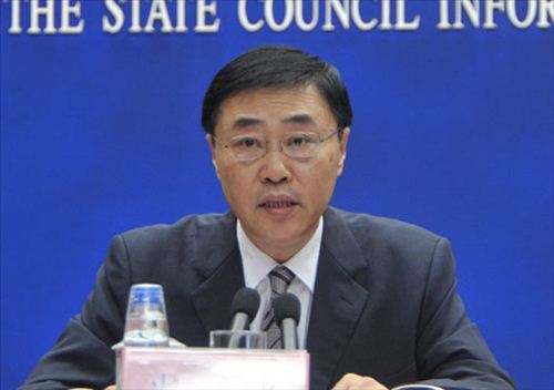 2015年5月15日,时任工信部副部长尚冰出席国务院政策吹风会，介绍网络提速降费等情况。图片来源：工信部网站