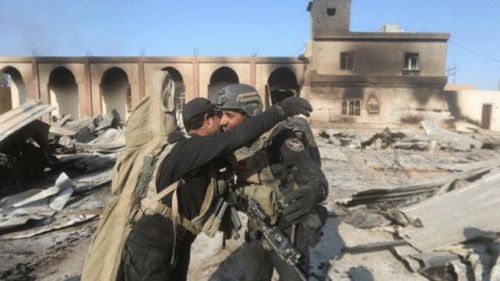 拉马迪政府大楼在激战中严重受损。