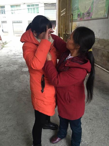 湖北女子凭记三字“密码” 被拐26年后奇?；丶?