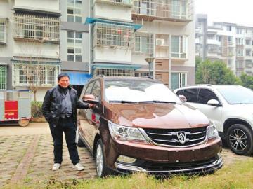 老人差17天满70岁拿到驾照 瞒家人学车佯装看病2 老人差17天满70岁拿到驾照 瞒家人学车佯装看病2