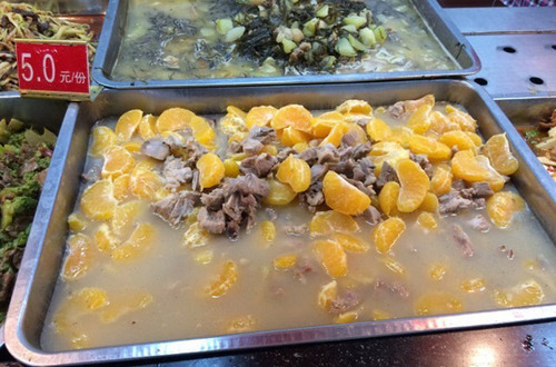 图为四川农业大学食堂黑暗料理。