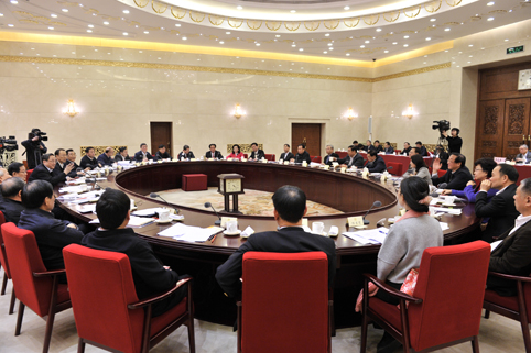 1月5日，全国政协在北京召开双周协商座谈会，围绕“加快推进品牌建设”建言献策。全国政协主席俞正声主持会议并讲话。人民政协网 记者 姜贵东 摄