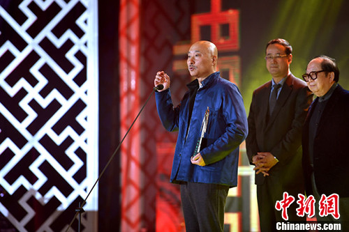 陈佩斯在“2015中华文化人物”颁授典礼现场。<a target='_blank' href='http://www.chinanews.com/' >中新网</a>记者 金硕 摄