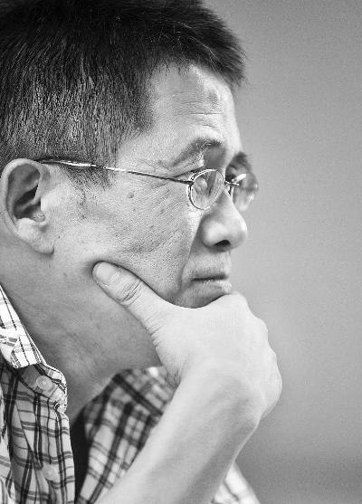 青年教师公然扇院长耳光 熟人称其偏激爱打游戏 青年教师公然扇院长耳光 熟人称其偏激爱打游戏