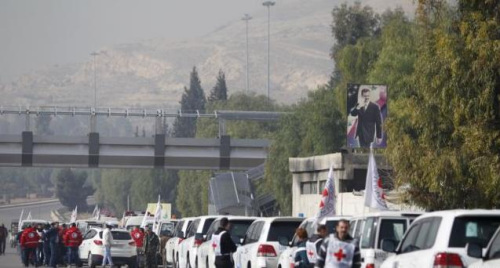 救援物资车队驶向叙利亚城镇 援助被围困居民 救援物资车队驶向叙利亚城镇 援助被围困居民