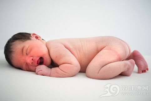宝宝囟门出现2种状况需看医生