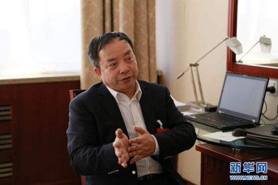 点击图片翻到下一页>> 全面两孩政策落地大连 看政协委员如何建言献策