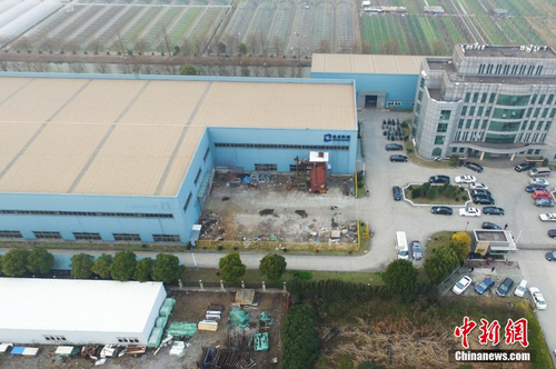 1月13日，上海市宝山区一机械厂发生爆炸，目前已造成4人死亡、2人受伤，具体事故原因正在进一步调查中。图为事发厂房。中新社记者 张亨伟 摄