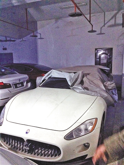 女子车位被豪车霸占 崭新玛莎拉蒂一年多没挪窝 女子车位被豪车霸占 崭新玛莎拉蒂一年多没挪窝