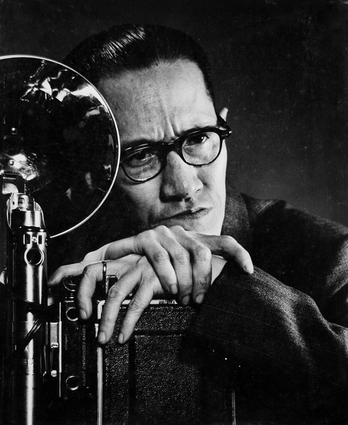 ■ 何藩 Fan Ho ■ 摄影大师邓雪峰 S.F. Dan-Master Photographer ■ 1952 ■ 何藩 Fan Ho ■ 摄影大师邓雪峰 S.F. Dan-Master Photographer ■ 1952