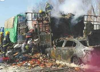 济青高速追尾起火 济青高速追尾起火