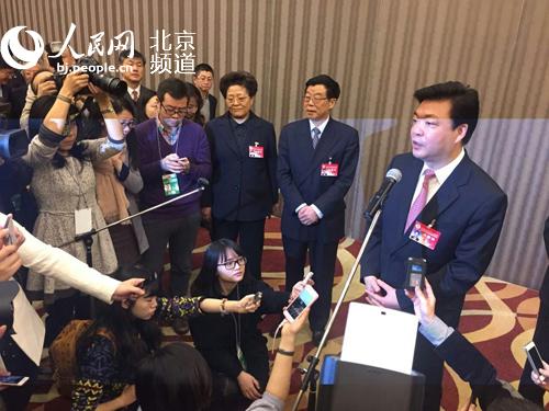 点击图片翻到下一页>> \