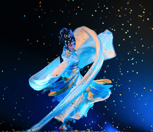 肖迪在《嫦娥奔月》中的剧照 肖迪在《嫦娥奔月》中的剧照