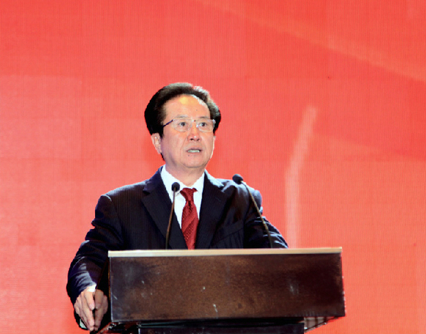 全国政协经济委员会副主任陈经纬 全国政协经济委员会副主任陈经纬