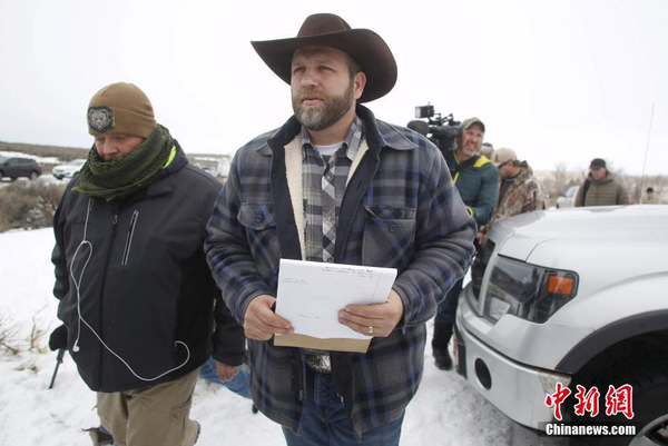 美国民兵团体与FBI激烈枪战2