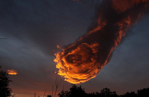 有网友认为云团像经典视频游戏《最终幻想7》中的彗星。