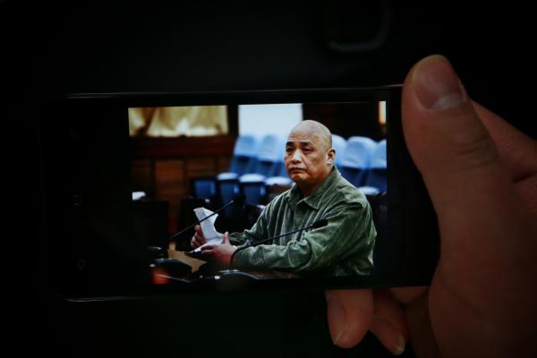 点击图片翻到下一页>> \