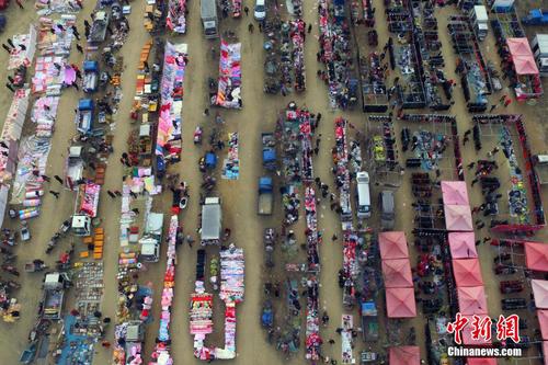 40df22ae15ca4203a979386c869ced76