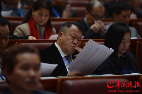 广州市政协会议开幕 曾志伟参会关注交通拥堵