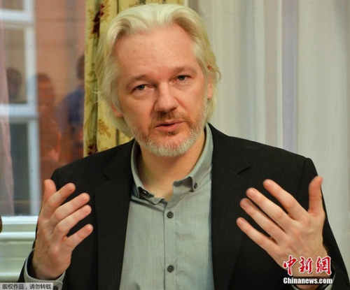 2014年，阿桑奇召开新闻发布会表示，自己的健康状况不断恶化，他希望英国当局不再对其进行通缉，让他重获自由。