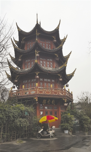 李白笔下“散花楼”沦为茶铺杂物间 外表破烂1 李白笔下“散花楼”沦为茶铺杂物间 外表破烂1