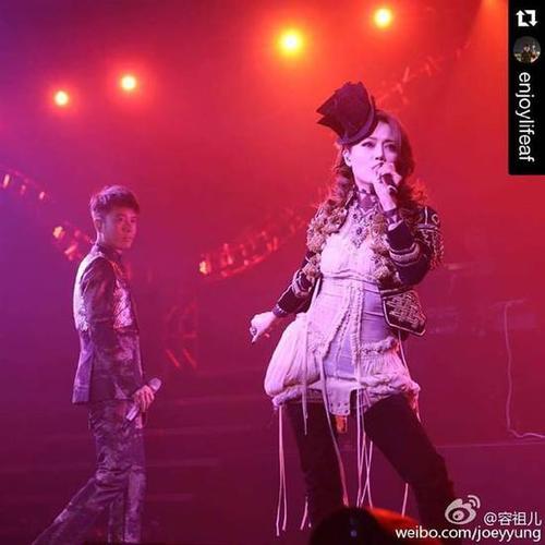 容祖儿在好友李克勤劝说下，确定参战《歌手4》。（取自容祖儿微博）