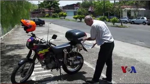 图片来源:美国之音电台网站视频截图